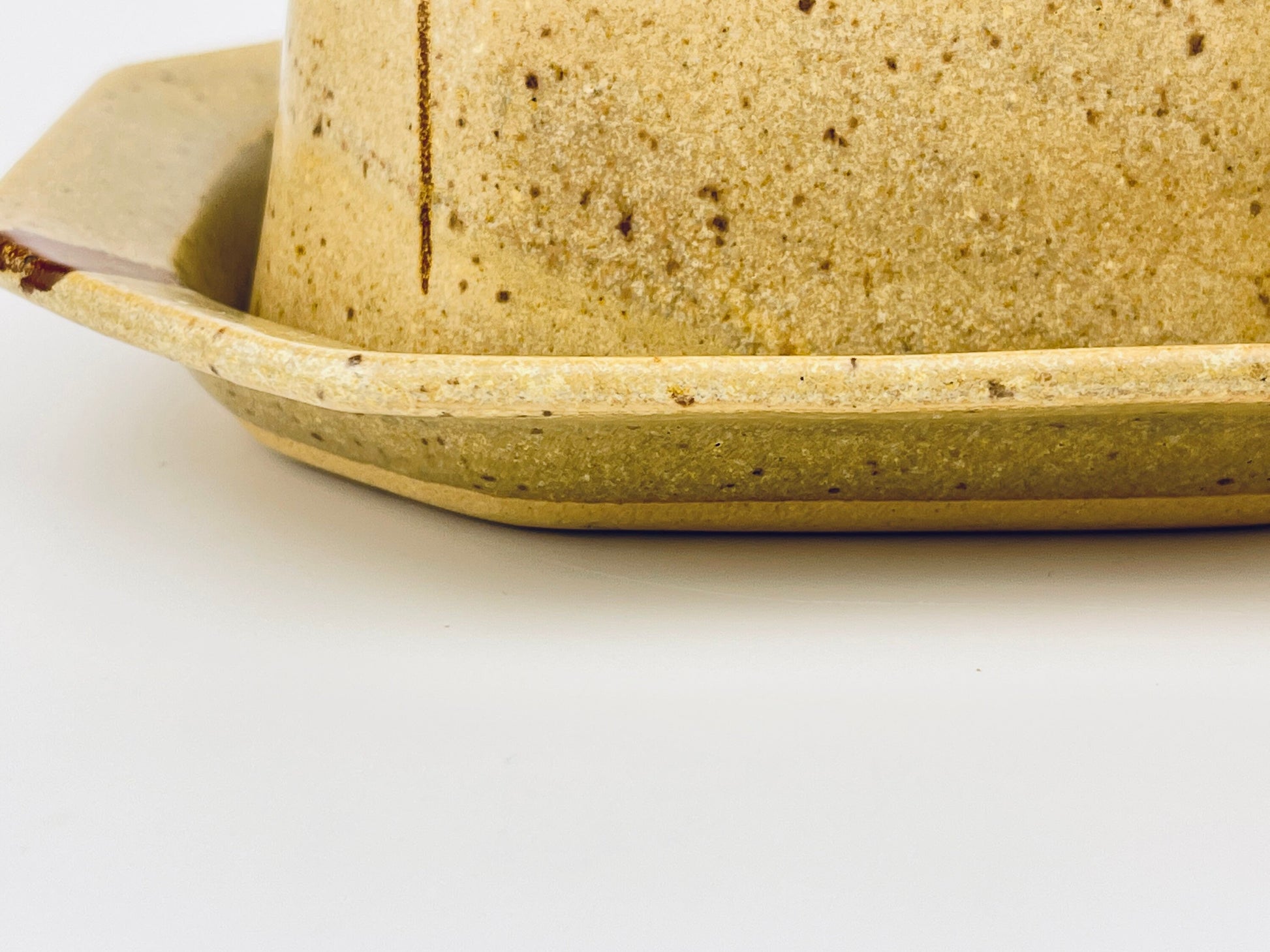 Product image for 'vintage brown speckle stoneware butter cheese dish alan grout ag pottery' (view 736fc6)