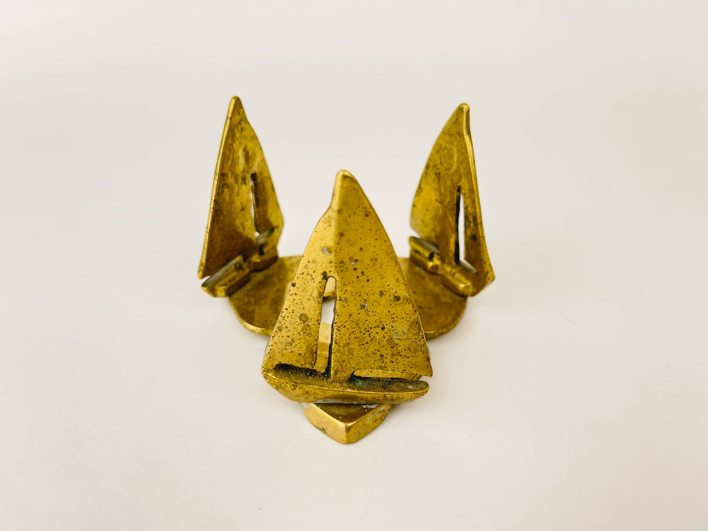 Product image for 'vintage brass sailboat votive candle holder' (view 201cec)