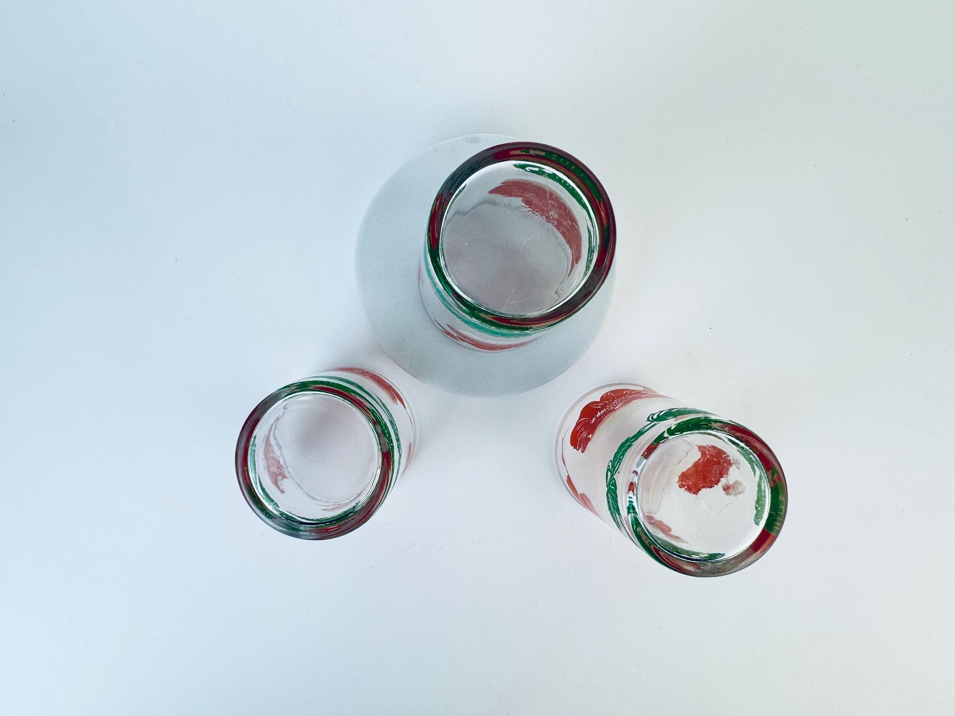 Product image for 'vintage red green floral juice glasses set of three 3' (view c93789)