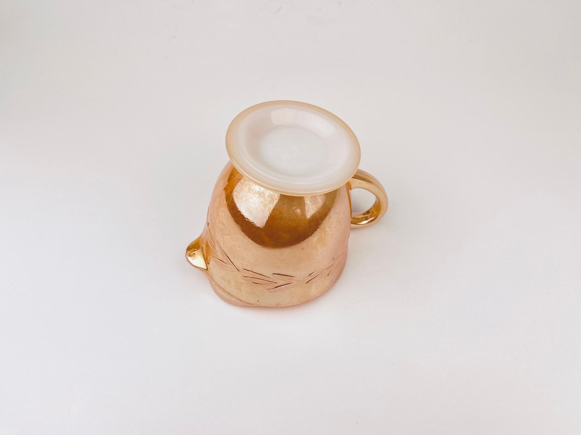 Product image for 'vintage fire king peach lustre laurel leaf creamer mid century elegance' (view 4217a1)