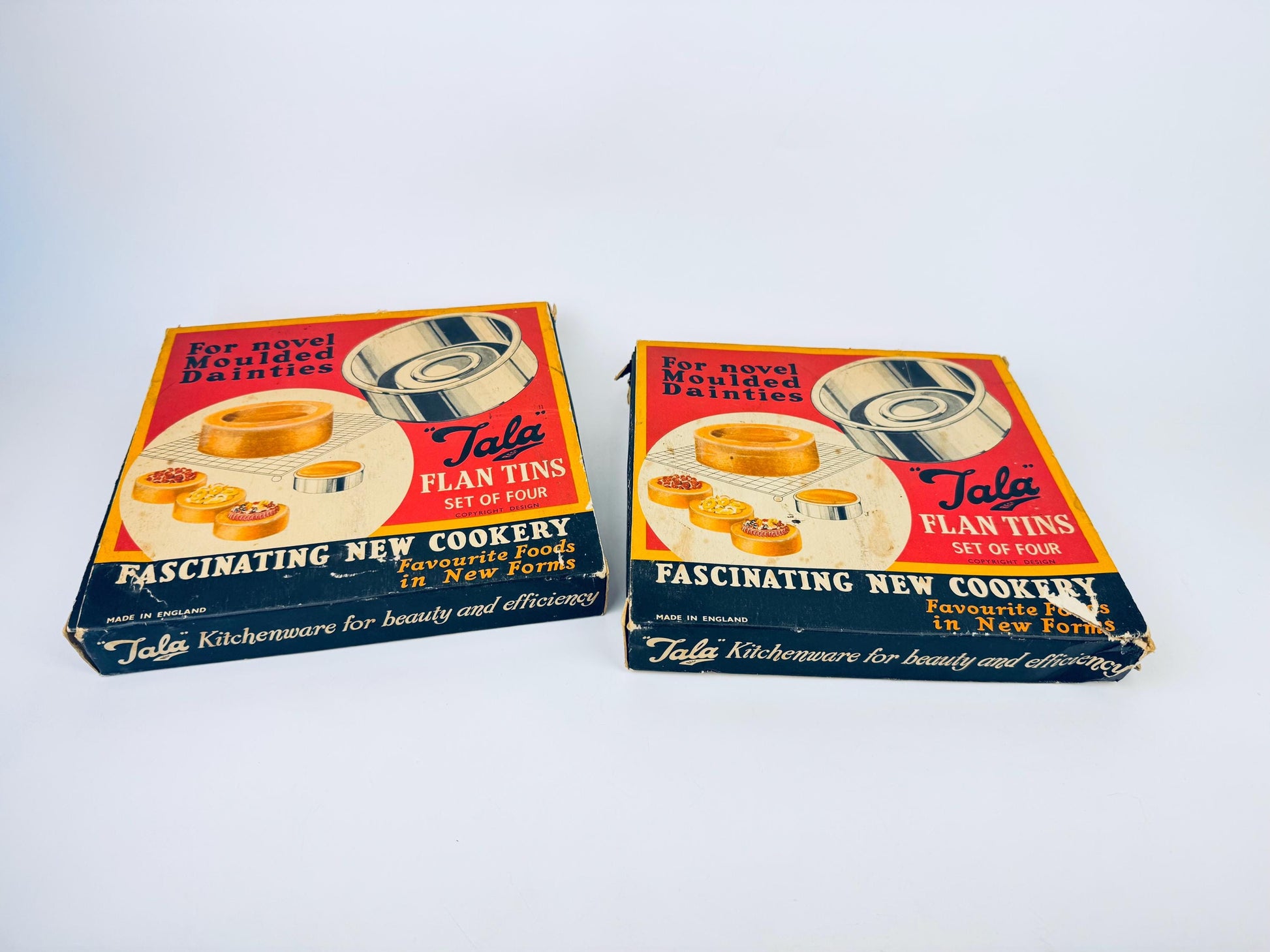 Product image for 'vintage 1950s tala flan tins set of four made in england' (view 7954b1)