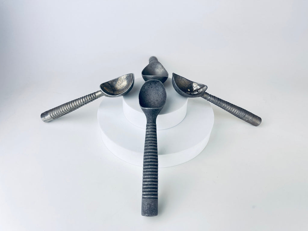Product image for 'vintage ribbed silver metal ice cream spoon scooper sold separately' (view 163189)