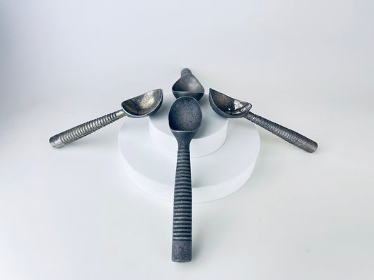Product image for 'vintage ribbed silver metal ice cream spoon scooper sold separately' (view 163189)