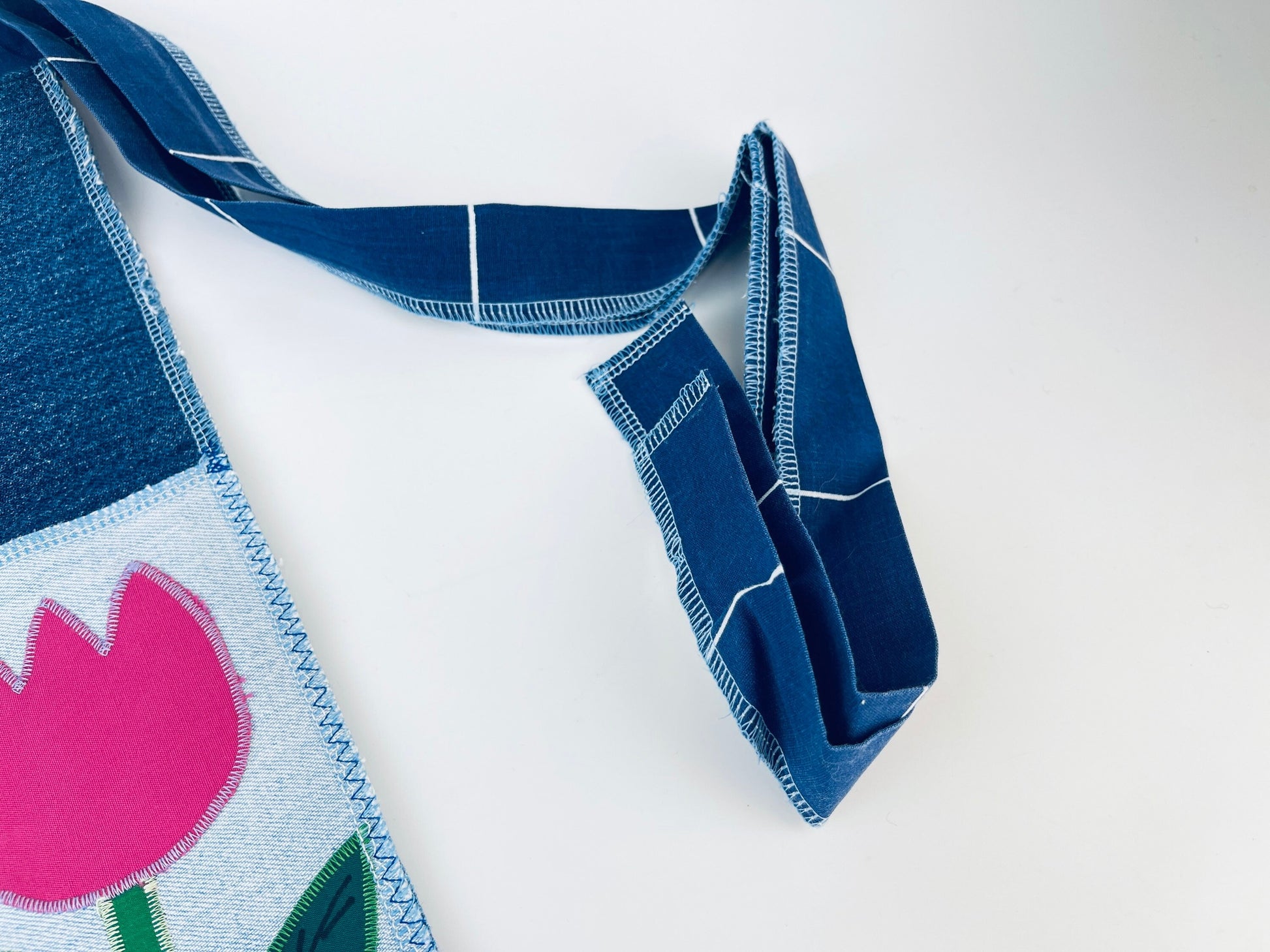 Product image for 'vintage handmade denim gardening waist apron dual front pockets fruit veggie pattern' (view 1ea18f)