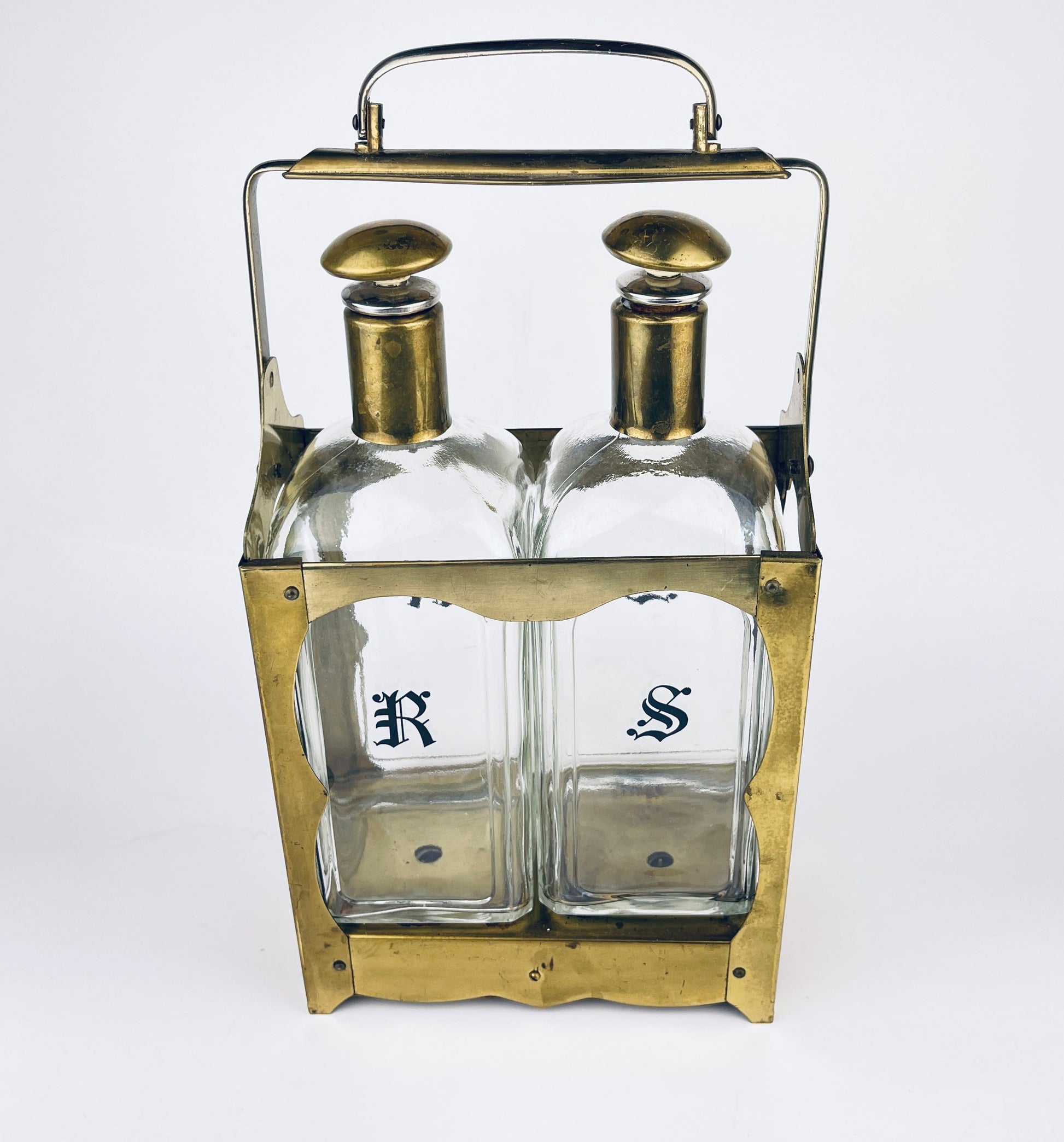 Product image for 'vintage musical tantalus liqueur decanter carrier set sherry rum bottles how dry i am attractive aged metal patina' (view 18b941)