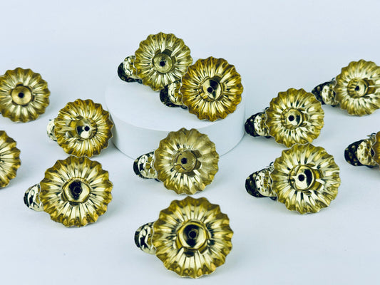 Product image for 'vintage gold metal pinecone clip on mini candlestick holders set of twelve 12 christmas light reflector decor' (view 3af3ab)