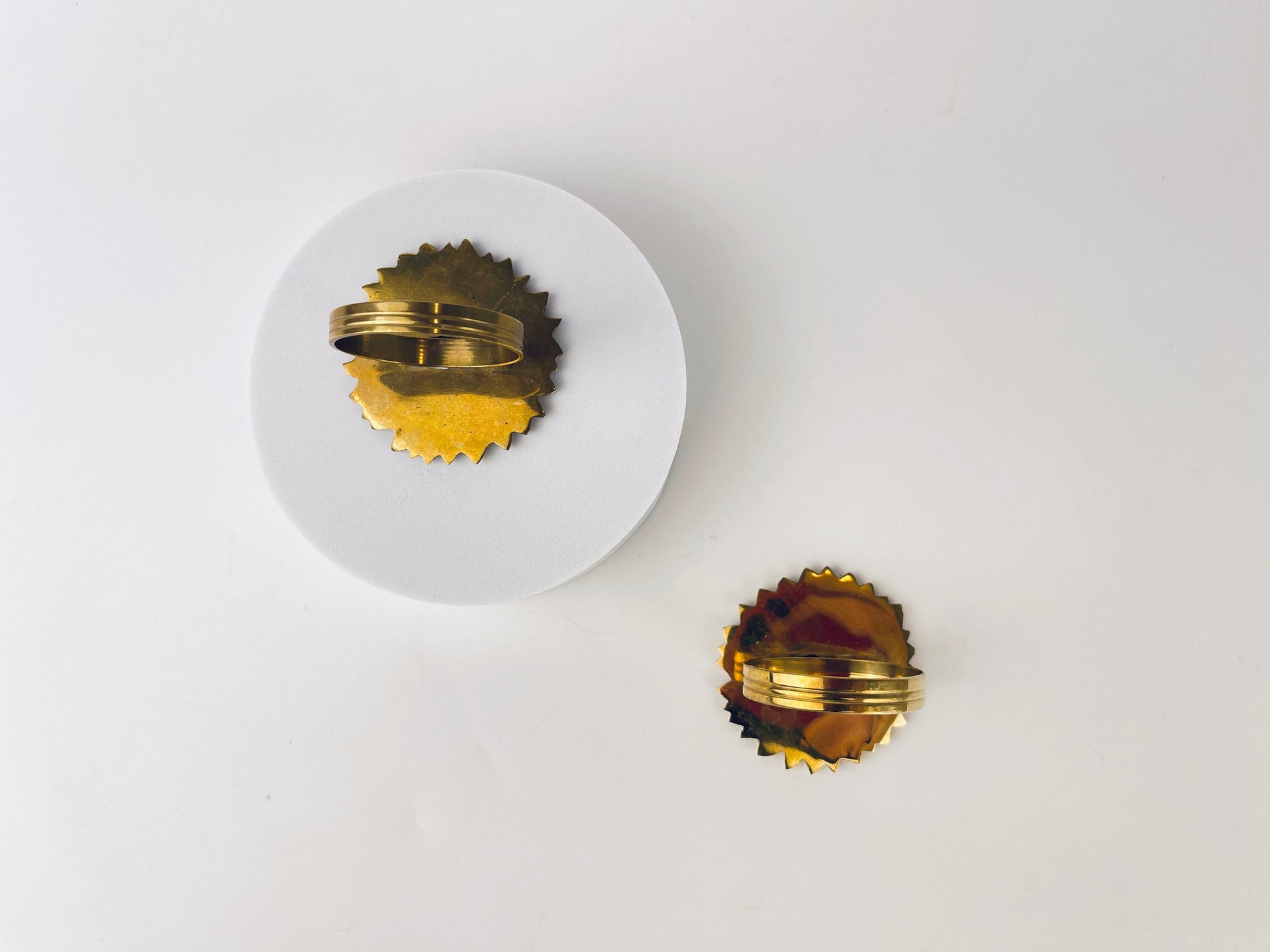 Product image for 'vintage brass sunflower napkin ring holders set of two 2 attractive aged patina' (view df89d3)