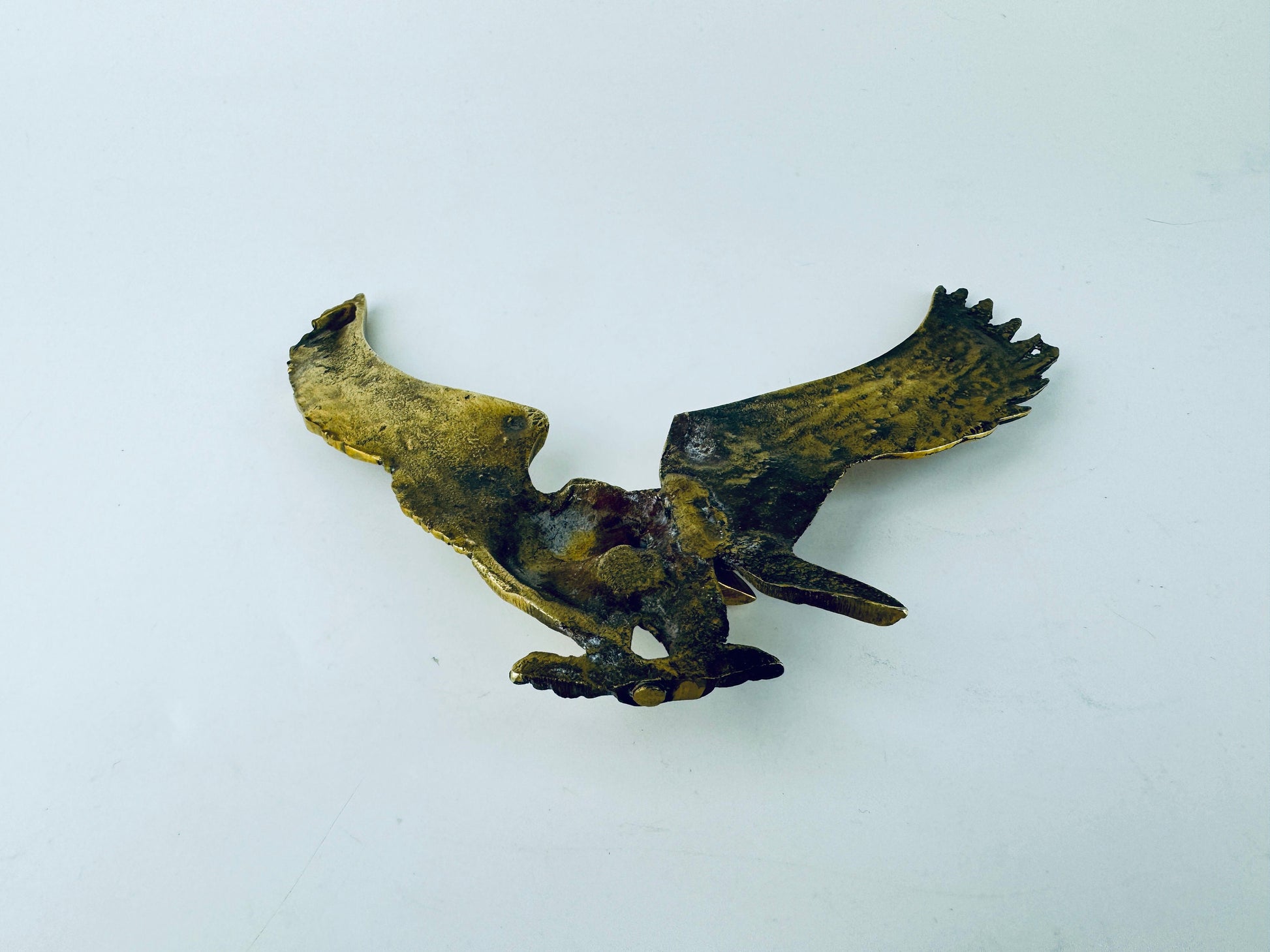 Product image for 'vintage flying solid brass eagle bird sculpture' (view b53349)