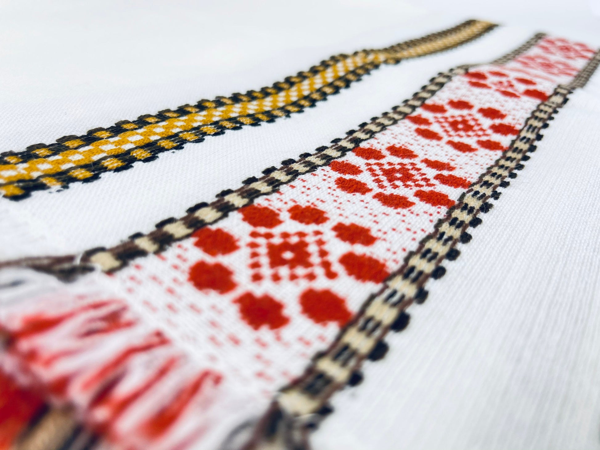 Product image for 'vintage square linen fringe table cloth striped geometric pattern' (view 61629a)