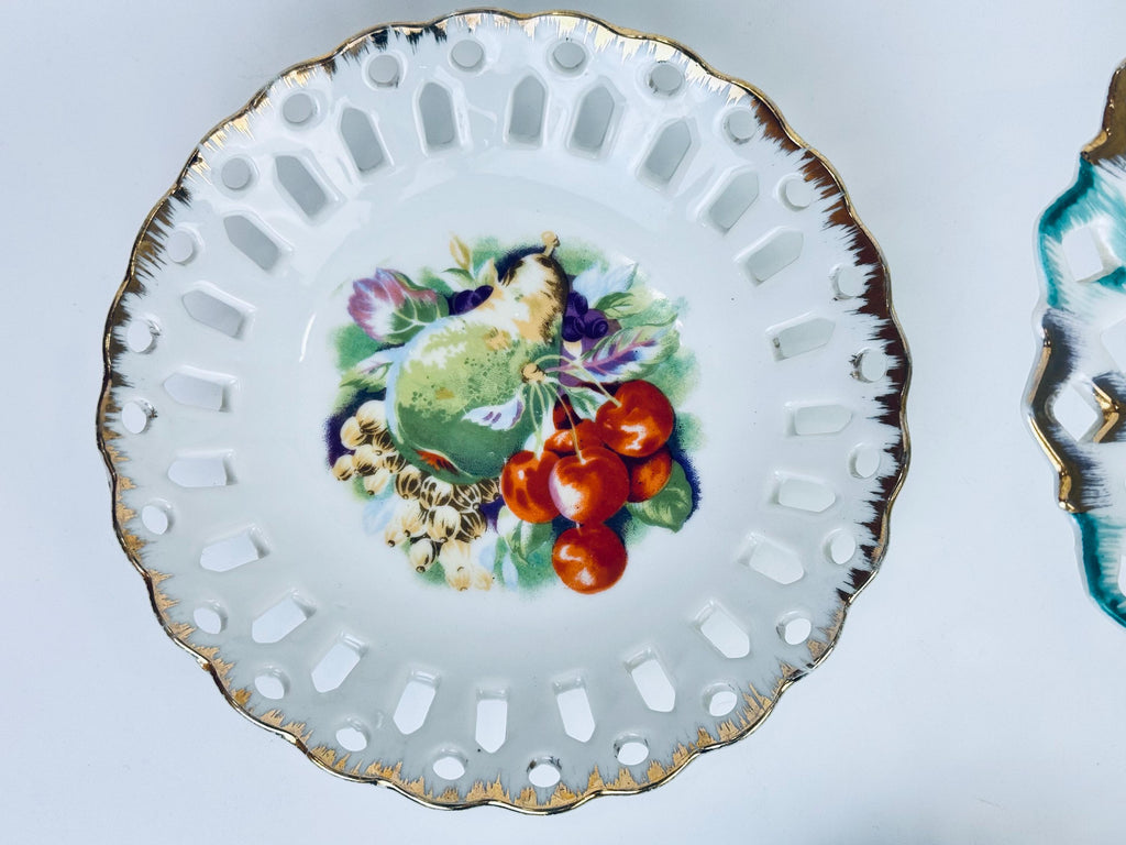 Product image for 'vintage scalloped white ceramic trinket dishes each sold separately' (view f52f65)