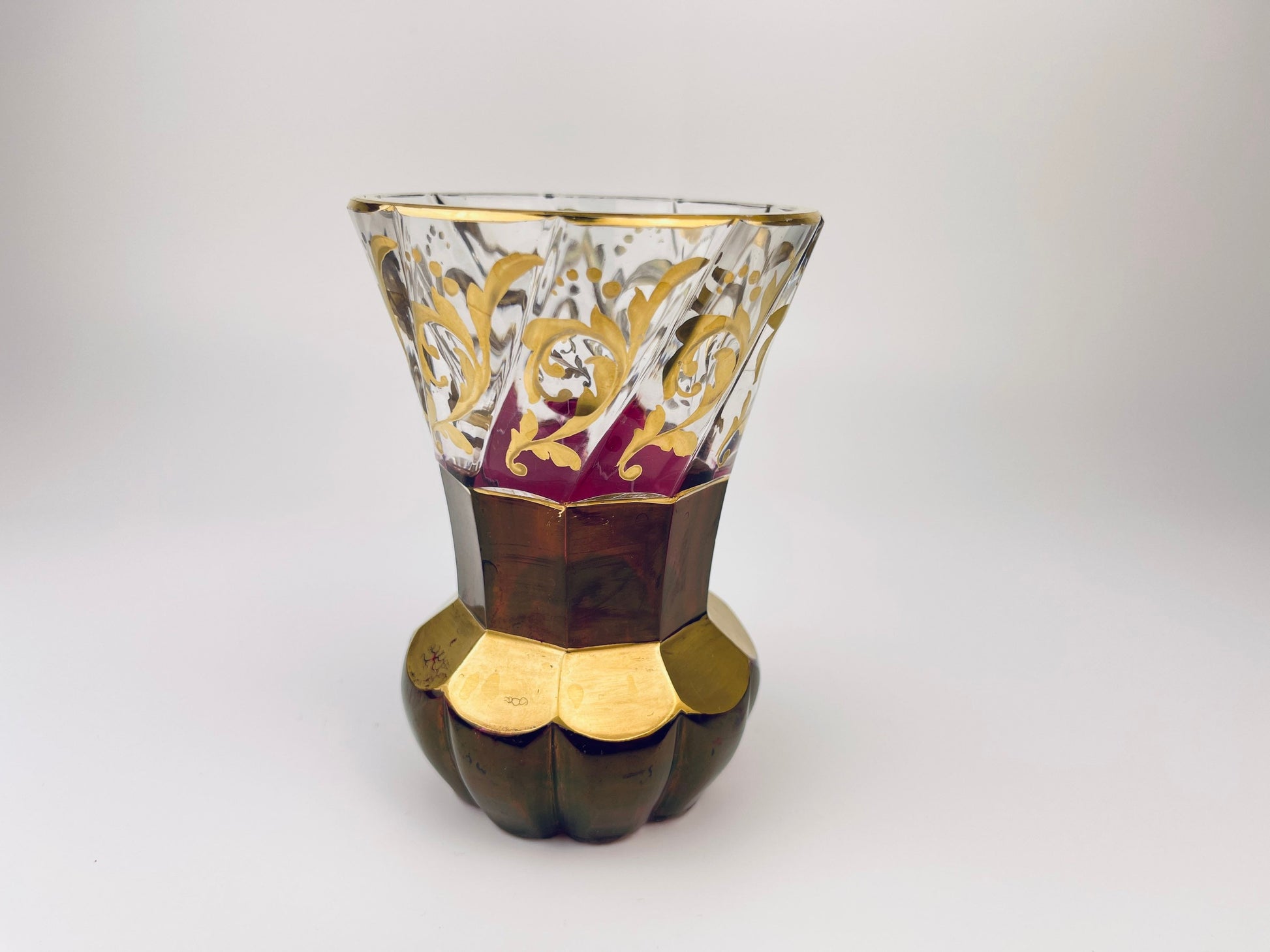 Product image for 'vintage ruby red gold glass bud vase hollywood regency vase' (view 8f92a2)