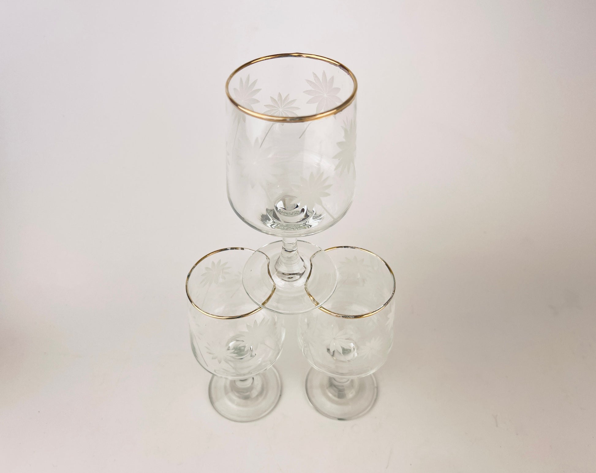 Product image for 'vintage gold rimmed white matte pinwheel pattern mini goblets set of three 3 barware gift' (view 6095be)