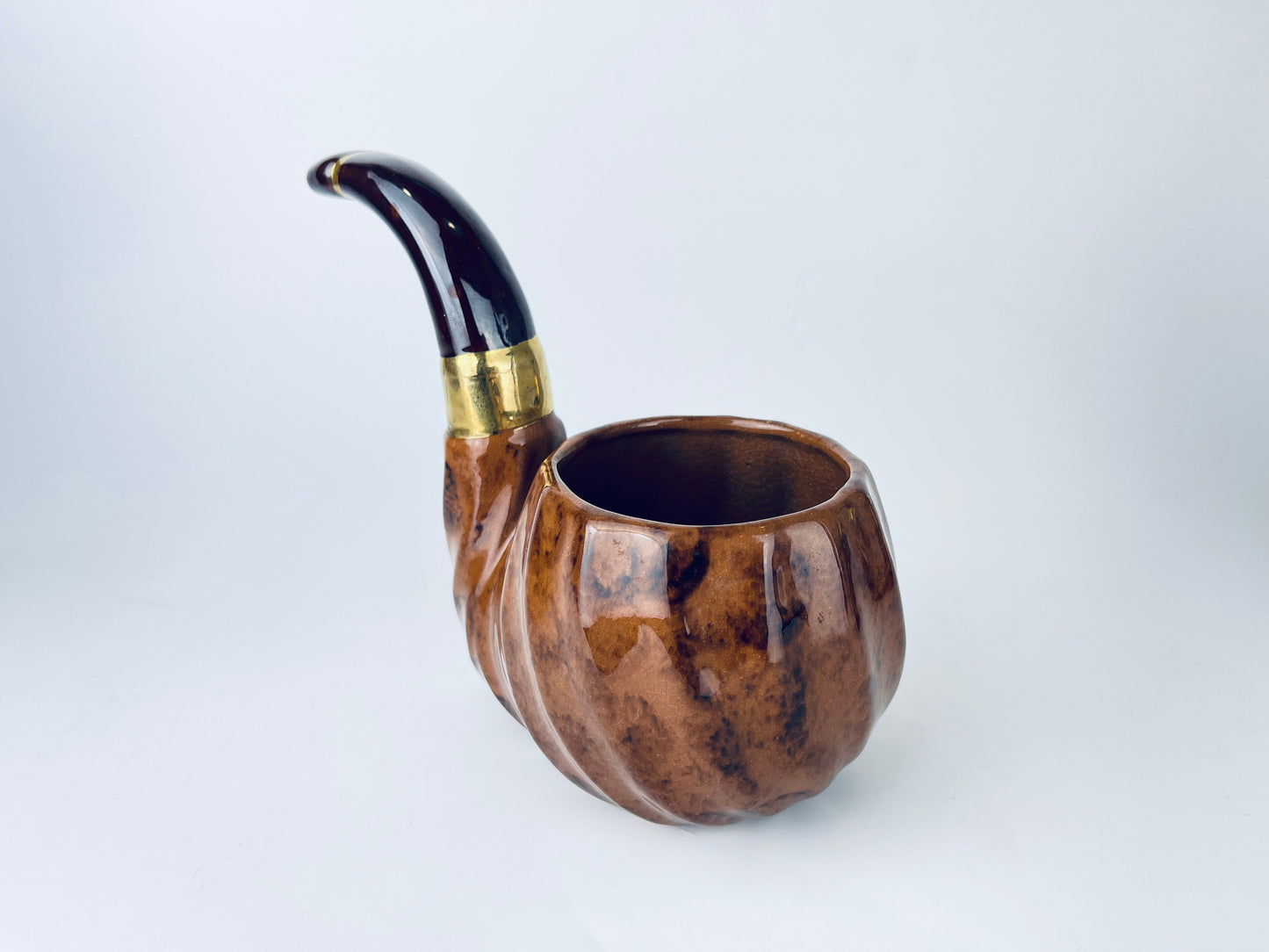 Product image for 'vintage rubens pipe shaped cigar cigarette ashtray designed in hollywood made in japan' (view ce5d3f)