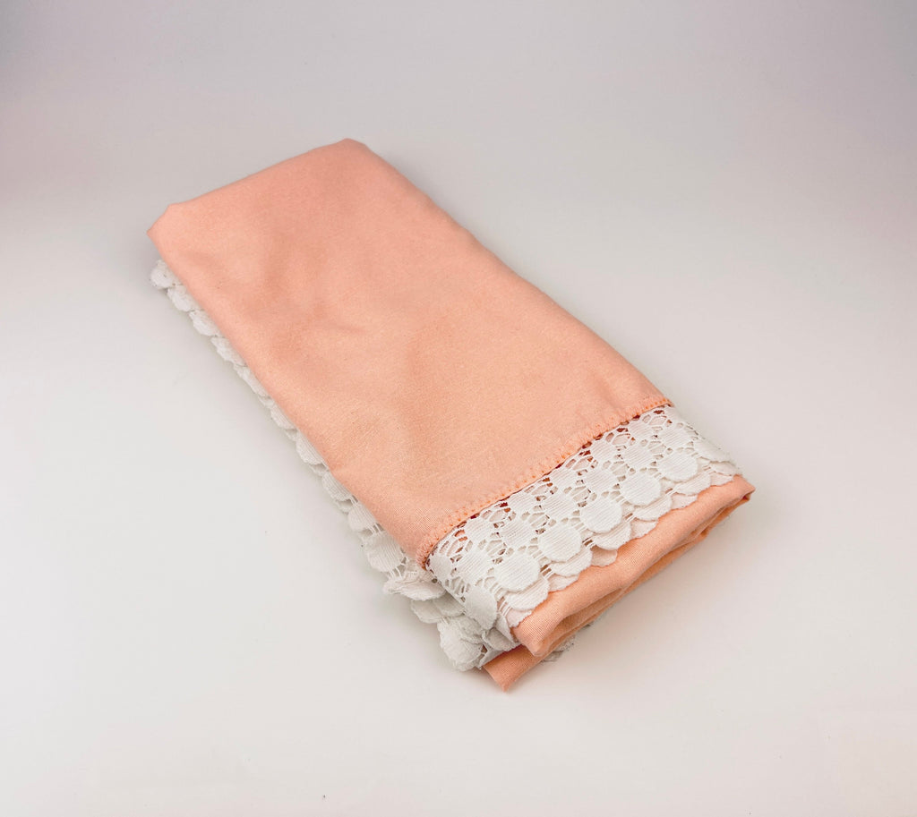Product image for 'vintage pink white lace edge square tablecloth' (view 1c96a4)