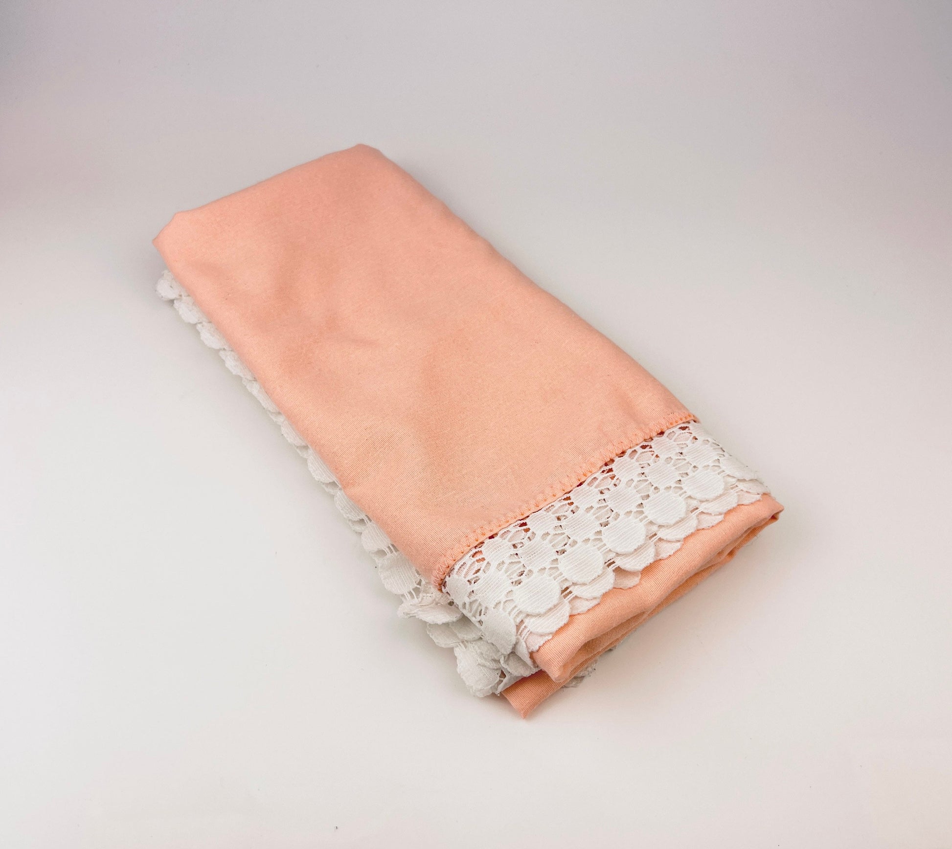 Product image for 'vintage pink white lace edge square tablecloth' (view 1c96a4)