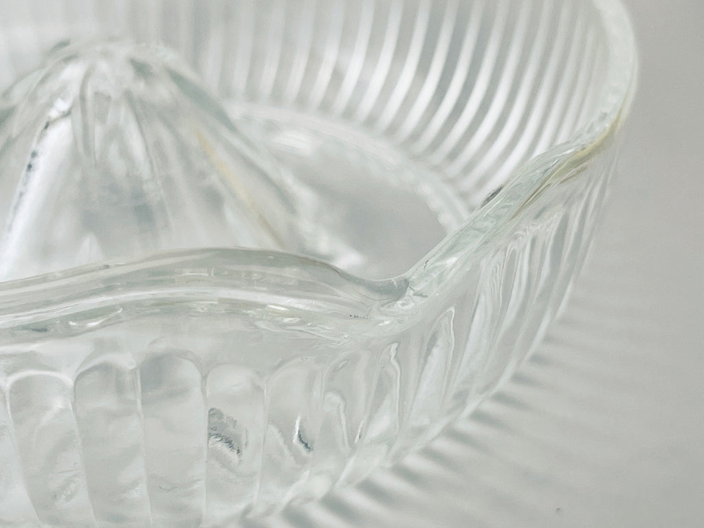 Product image for 'vintage ribbed glass orange citrus juicer reamer' (view 09e001)