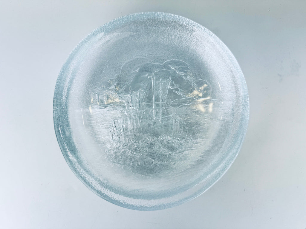Product image for 'vintage nybro paul isling fishing boat art glass plates scandinavian design set of four 4' (view b1706b)