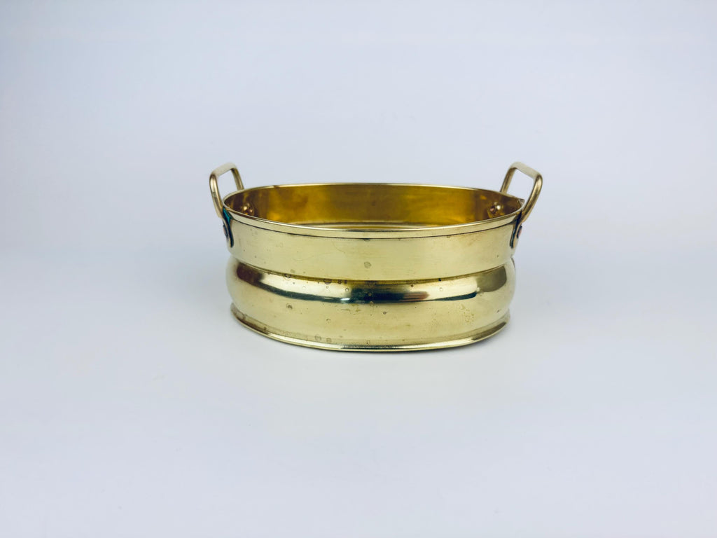 Product image for 'vintage brass oval handled planter' (view 4c75ff)
