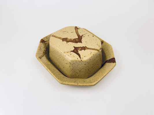 Product image for 'vintage brown speckle stoneware butter cheese dish alan grout ag pottery' (view 056e03)
