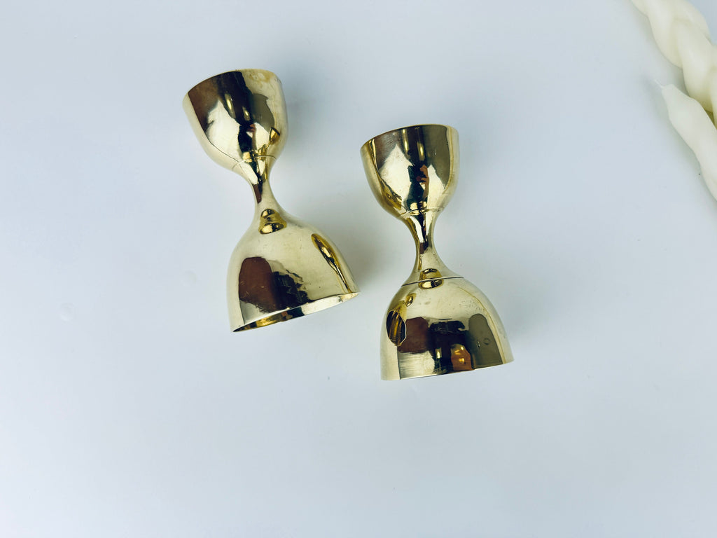 Product image for 'vintage hourglass shaped brass candlestick holders set of two 2' (view 2ee575)