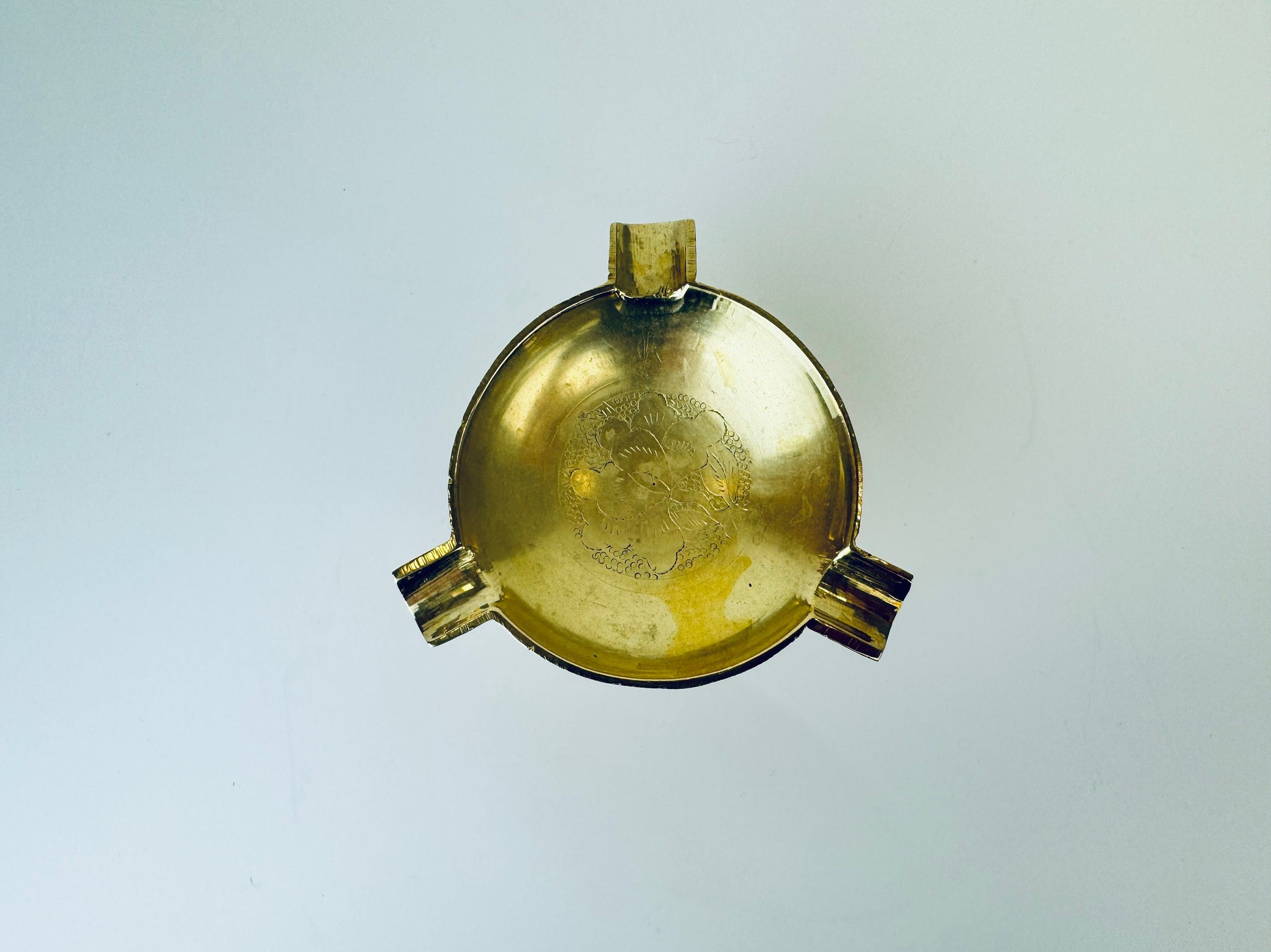 Product image for 'vintage etched brass pedestal ashtray attractive aged metal patina' (view 597c5c)