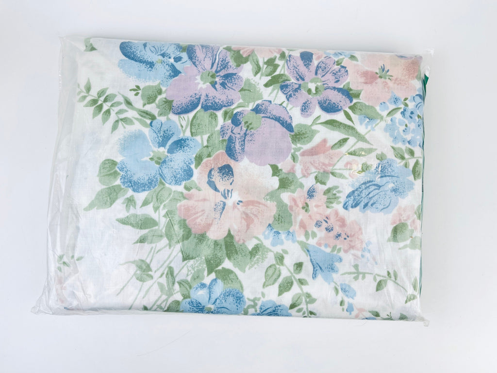 Product image for 'vintage sears perma prest floral double full flat sheet 50 50 cotton polyester blend new old stock nos made in canada' (view 7a4657)