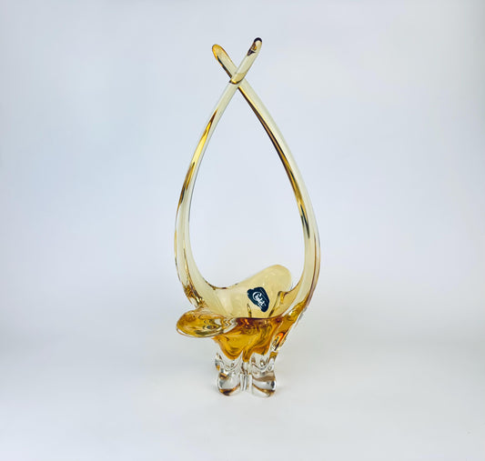 Product image for 'vintage chalet golden honey art glass decorative basket made in canada 1' (view d4b43d)