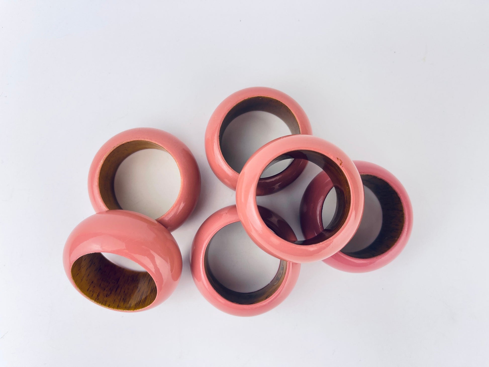 Product image for 'vintage glossy pink wooden napkin ring holders set of six 6' (view 93f465)
