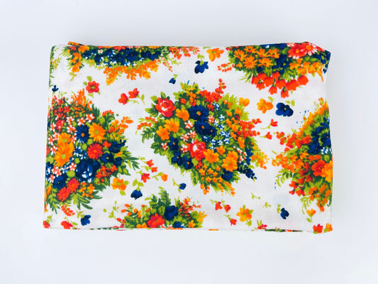 Product image for 'vintage bright floral white polyester stretch fabric 46 x 88' (view 386a27)