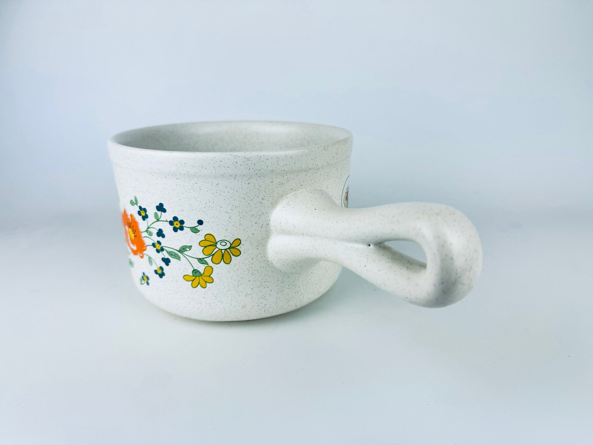 Product image for 'vintage flame proof beige speckle floral ceramic lidded pot made in japan' (view 5ee23f)