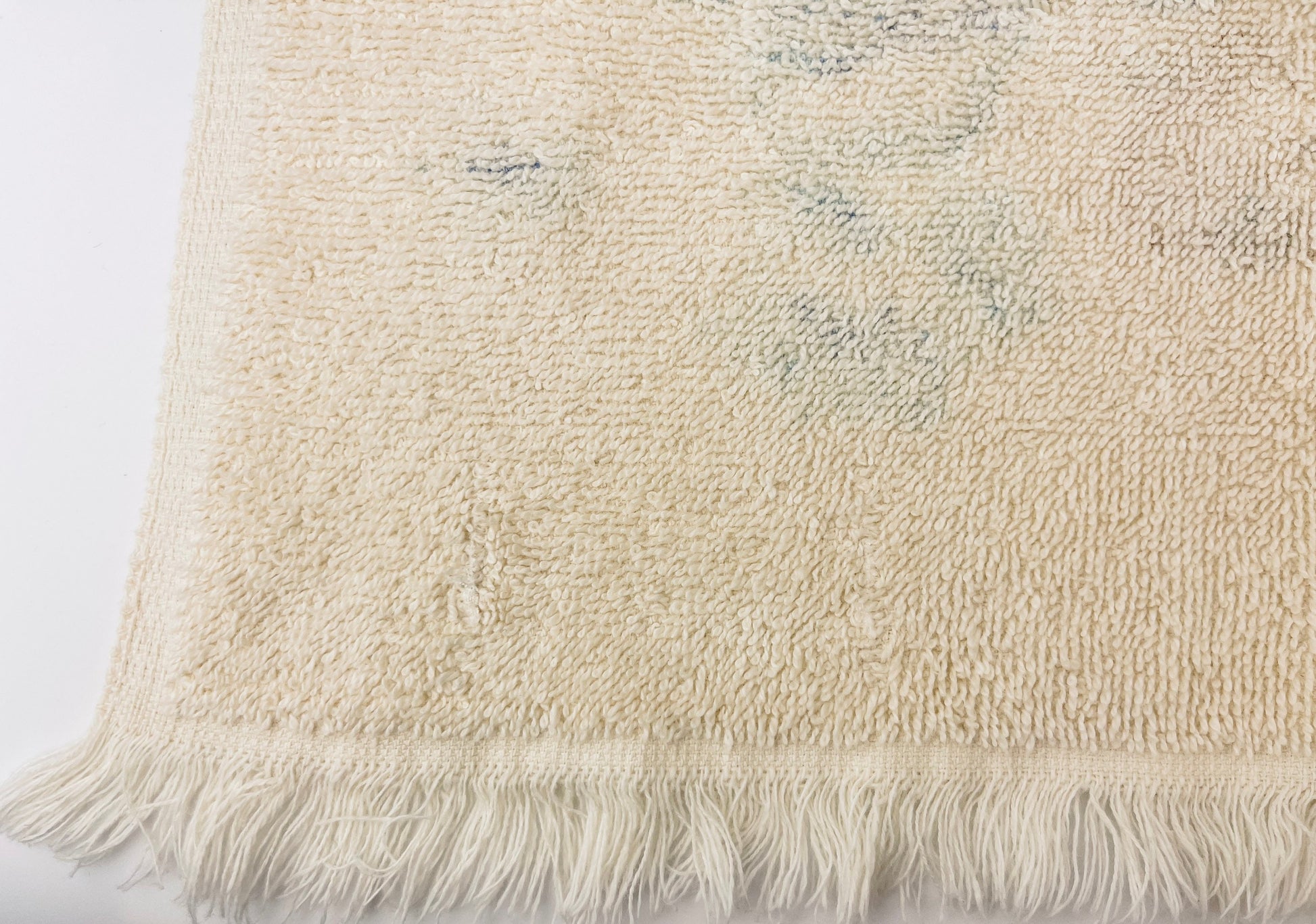 Product image for 'vintage blue floral fringe bath towel' (view 233c0b)