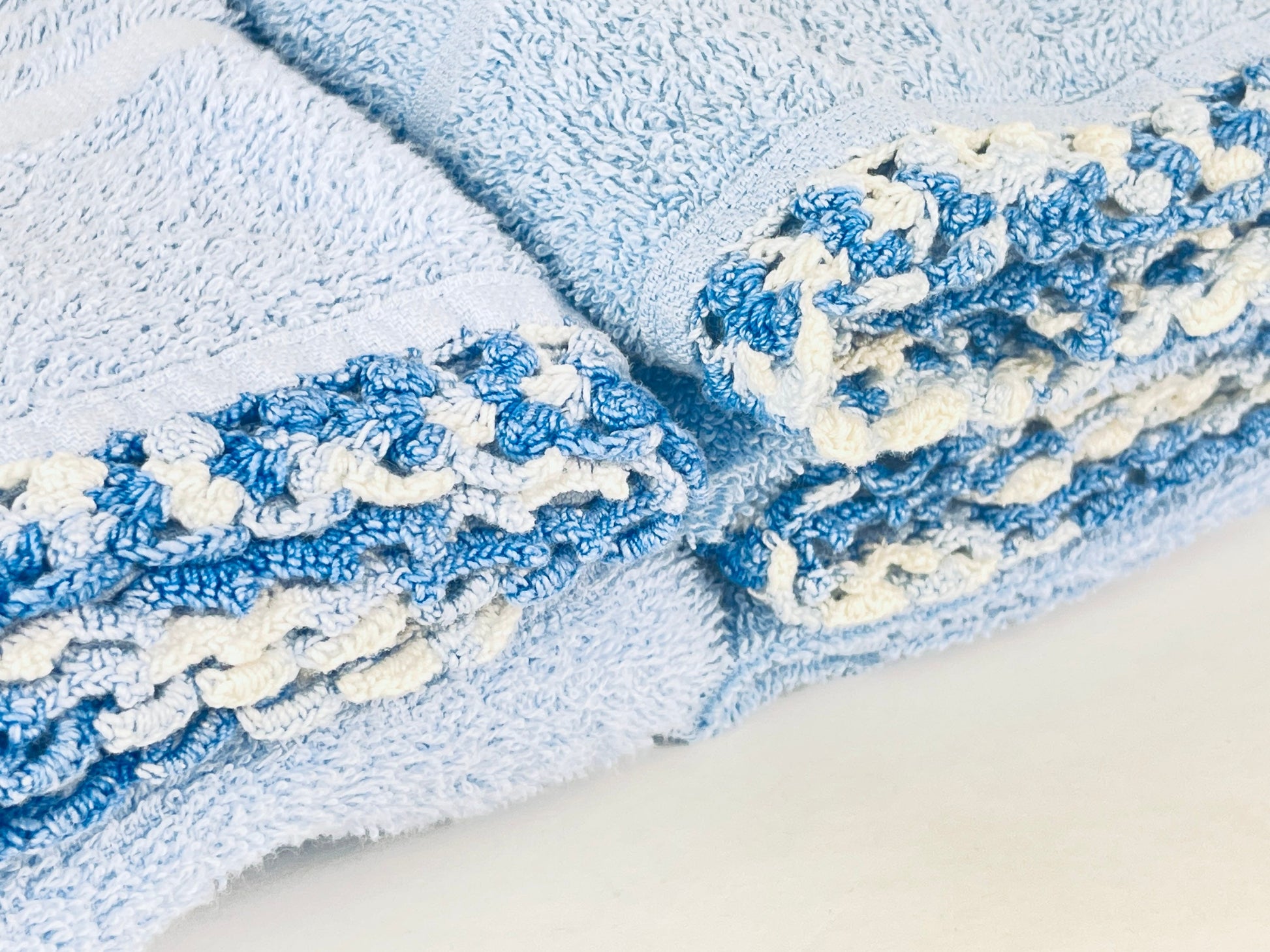Product image for 'vintage martex light blue cotton hand bath towel set crochet trim usa made set of 3' (view 9012b7)