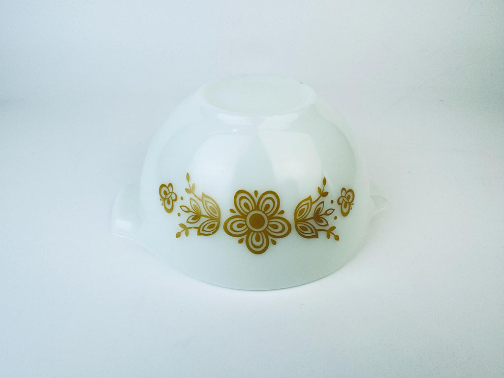 Product image for 'vintage pyrex butterfly gold cinderella mixing bowl 441 1 5 pt 750 ml made in usa' (view bf3258)
