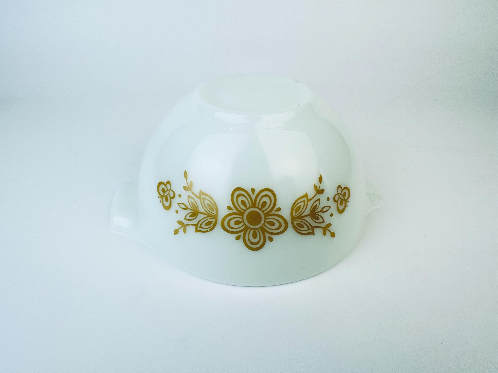Product image for 'vintage pyrex butterfly gold cinderella mixing bowl 441 1 5 pt 750 ml made in usa' (view bf3258)