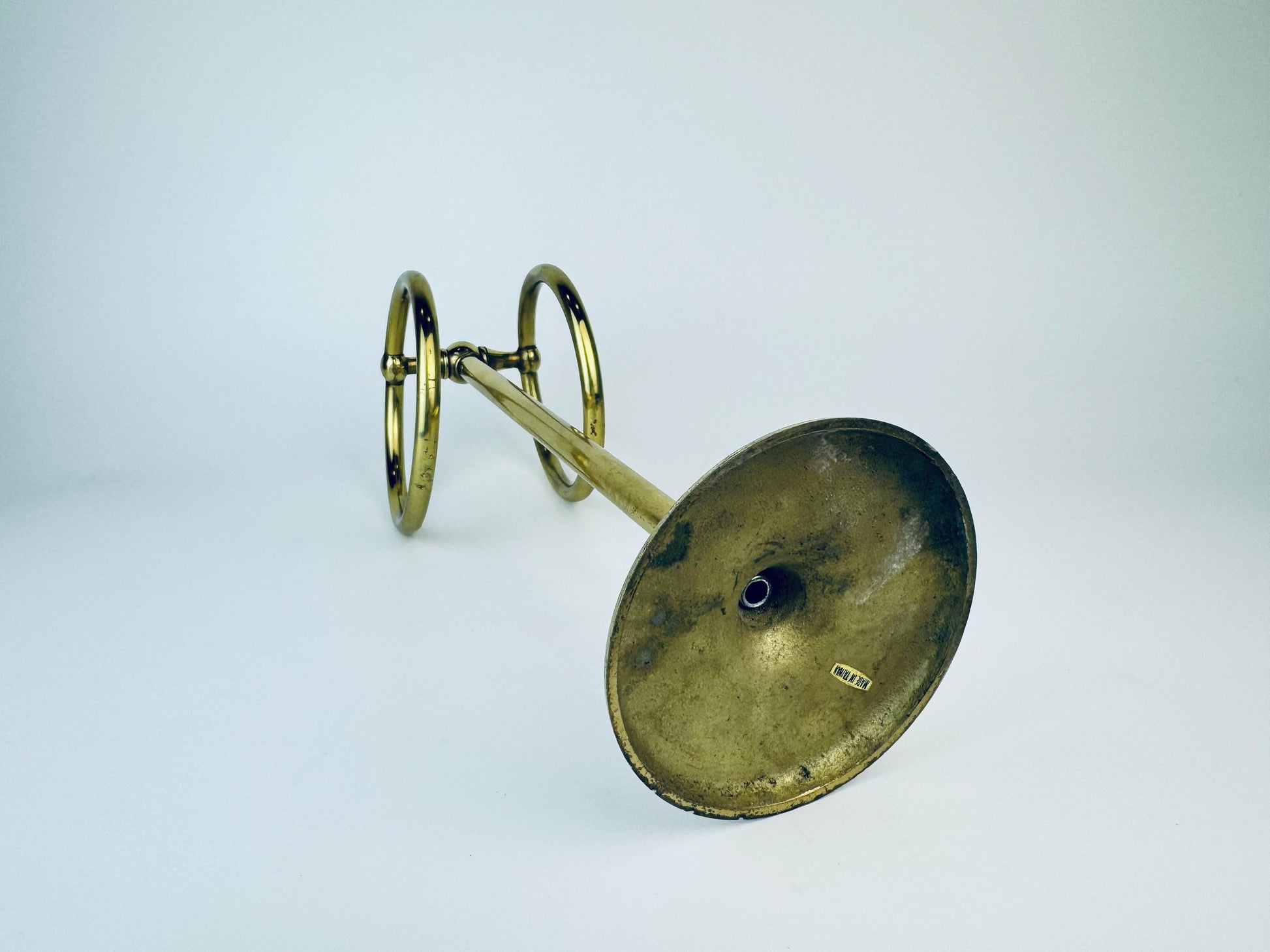 Product image for 'vintage brass tabletop dual ring towel hanger aged metal patina' (view 82fbdd)