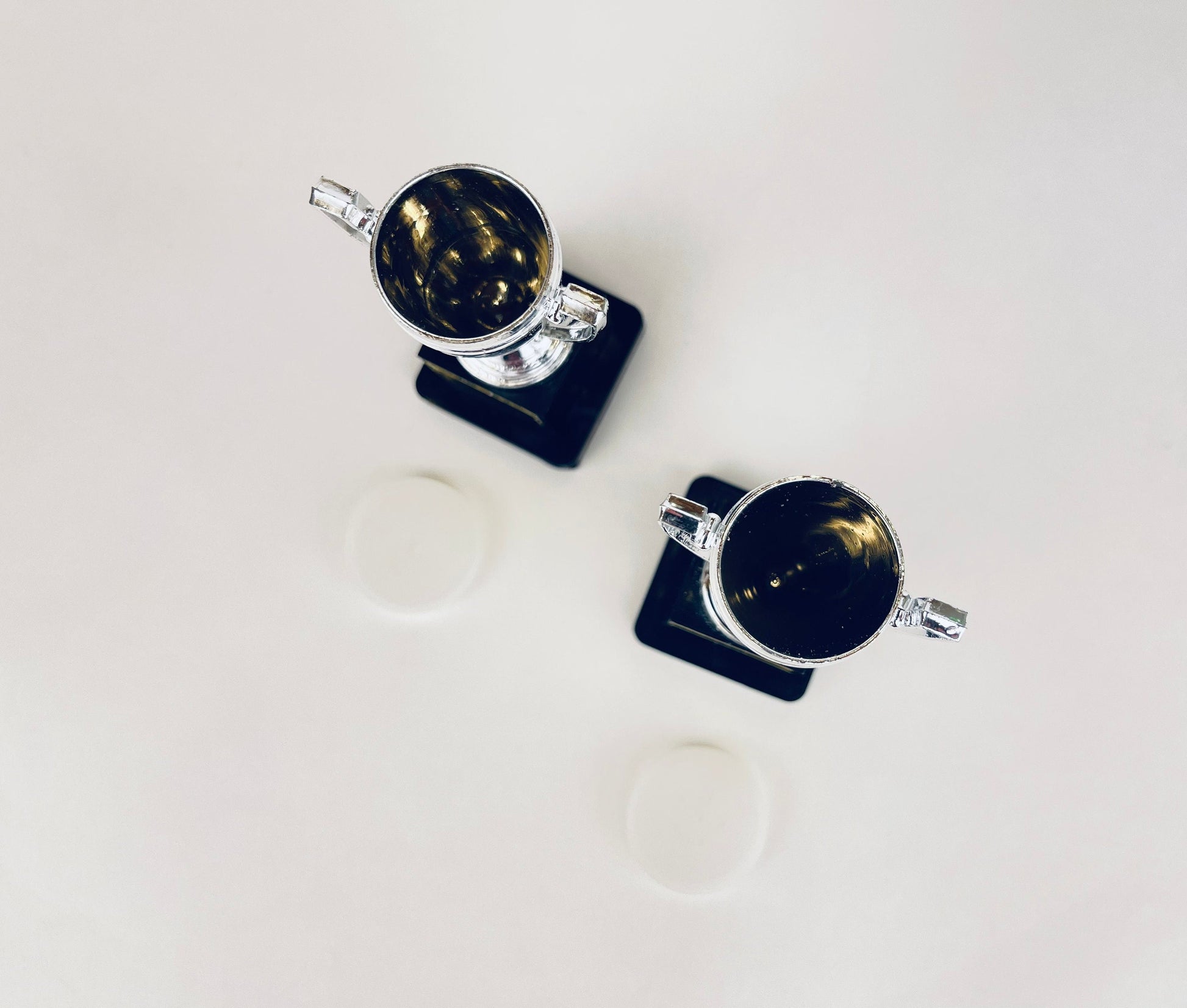 Product image for 'vintage world s greatest trophy salt pepper shakers nos hong kong dime store charm' (view 11f6fd)
