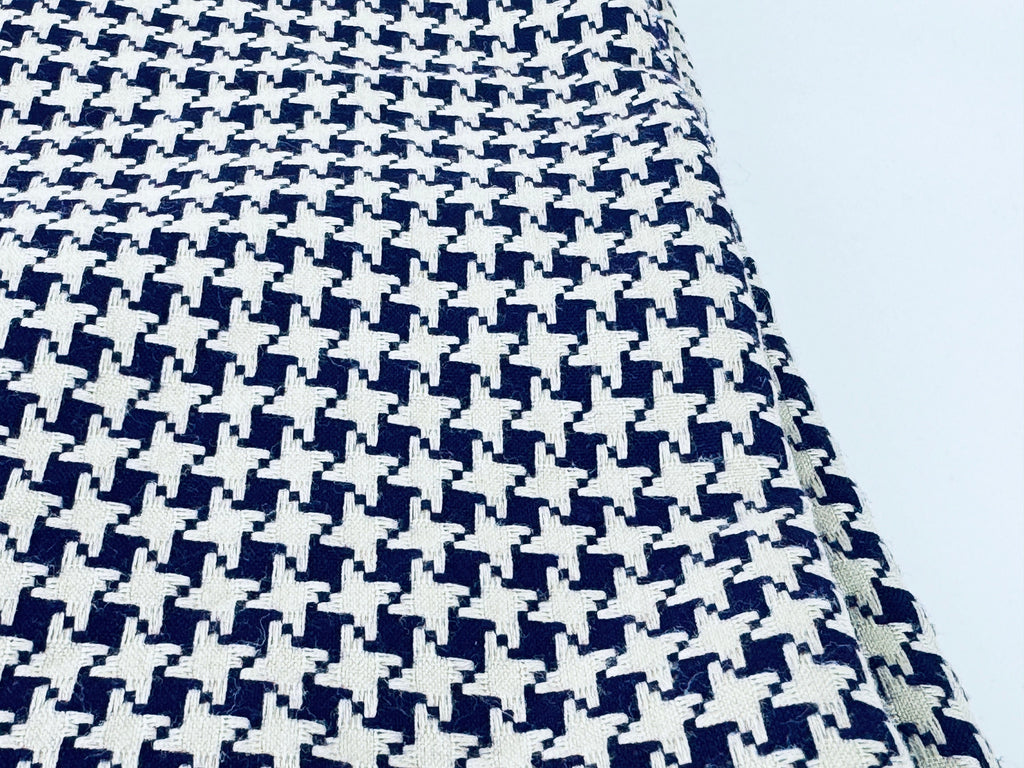 Product image for 'vintage deep purple beige houndstooth thick woven jacquard polyester fabric 56 x 62' (view b0955a)