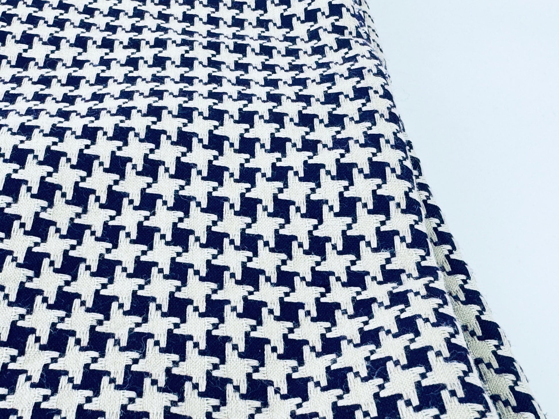 Product image for 'vintage deep purple beige houndstooth thick woven jacquard polyester fabric 56 x 62' (view b0955a)