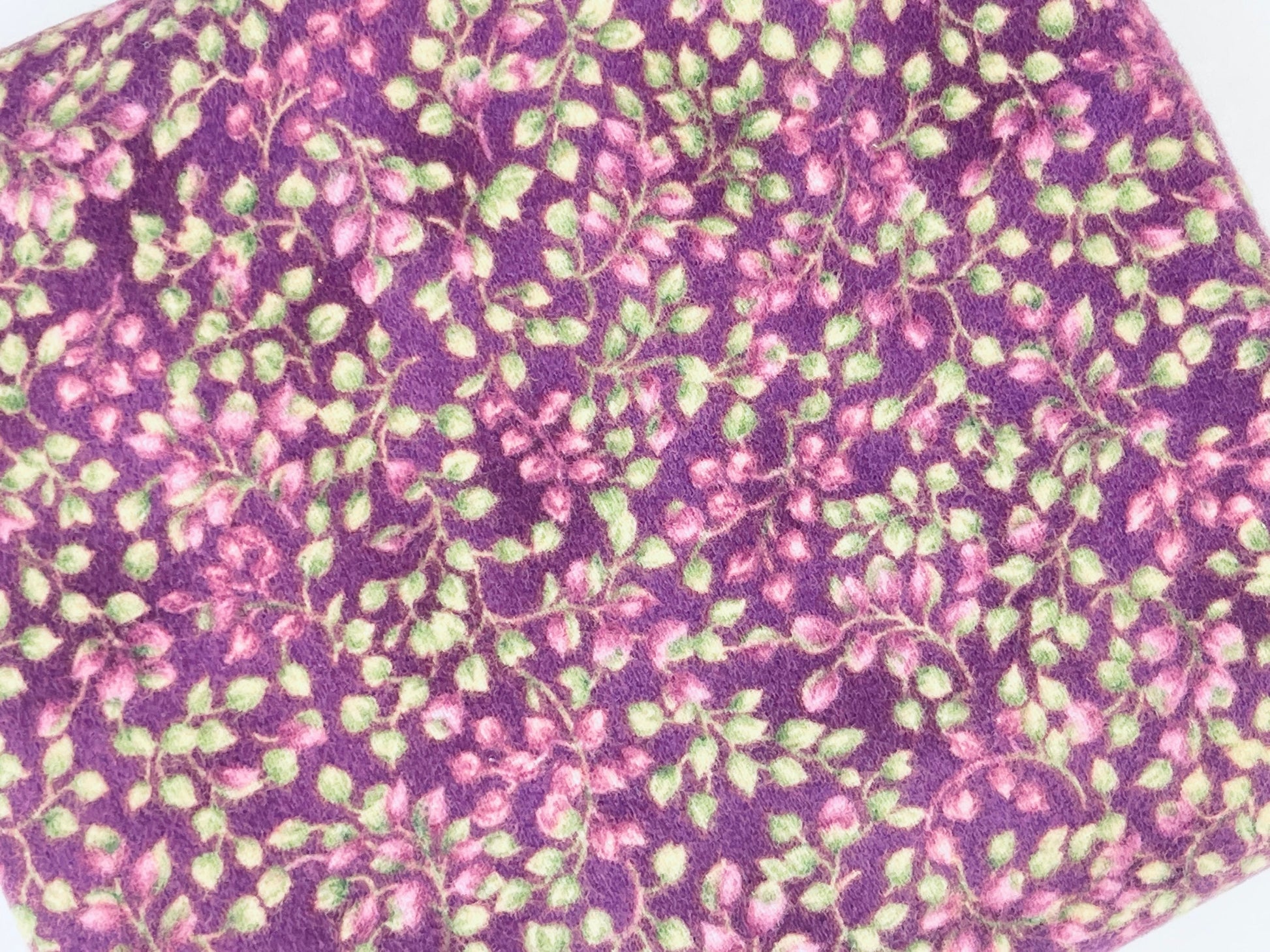 Product image for 'vintage soft purple pink floral pattern fabric 39 x 41' (view 3c8530)