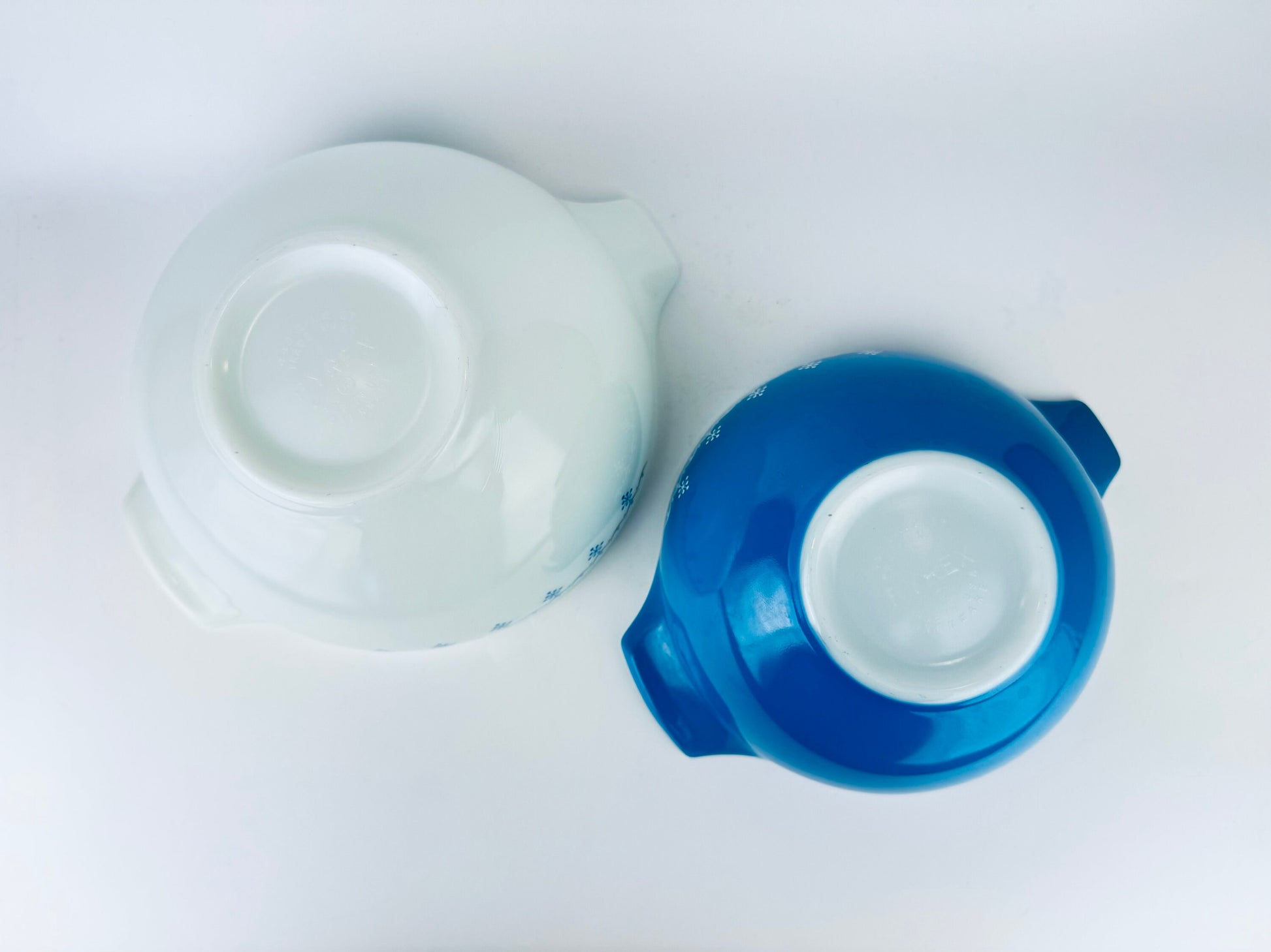 Product image for 'vintage snowflake blue garland pyrex cinderella mixing bowls sold separately' (view 9abf9a)
