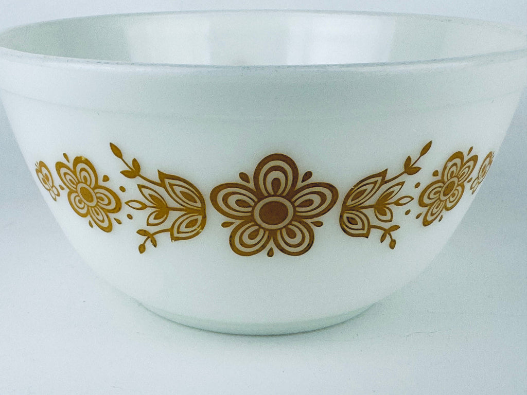 Product image for 'vintage white gold butterfly gold pyrex mixing bowl 402 1 5 qt 1 5 l' (view b3b5ad)