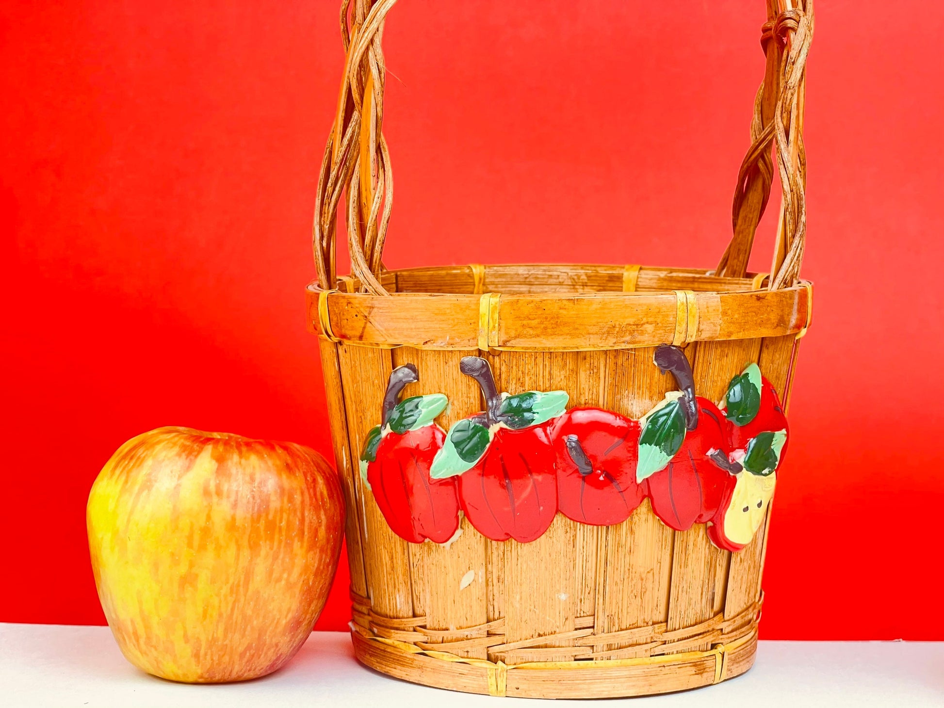 Product image for 'vintage country orchard wicker basket with red apple pattern farmhouse charm' (view 4a4aae)