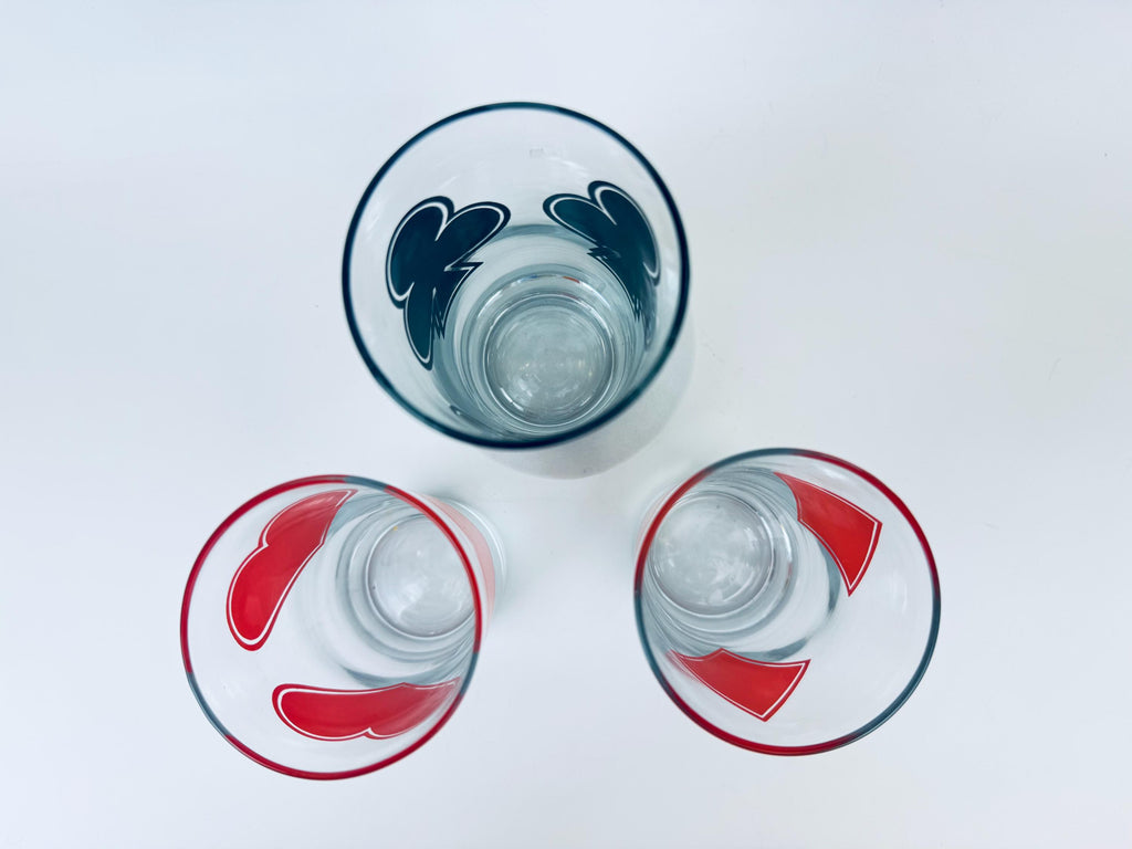 Product image for 'vintage red black playing cards drinking glasses set of three 3 club diamond heart design' (view a9f492)
