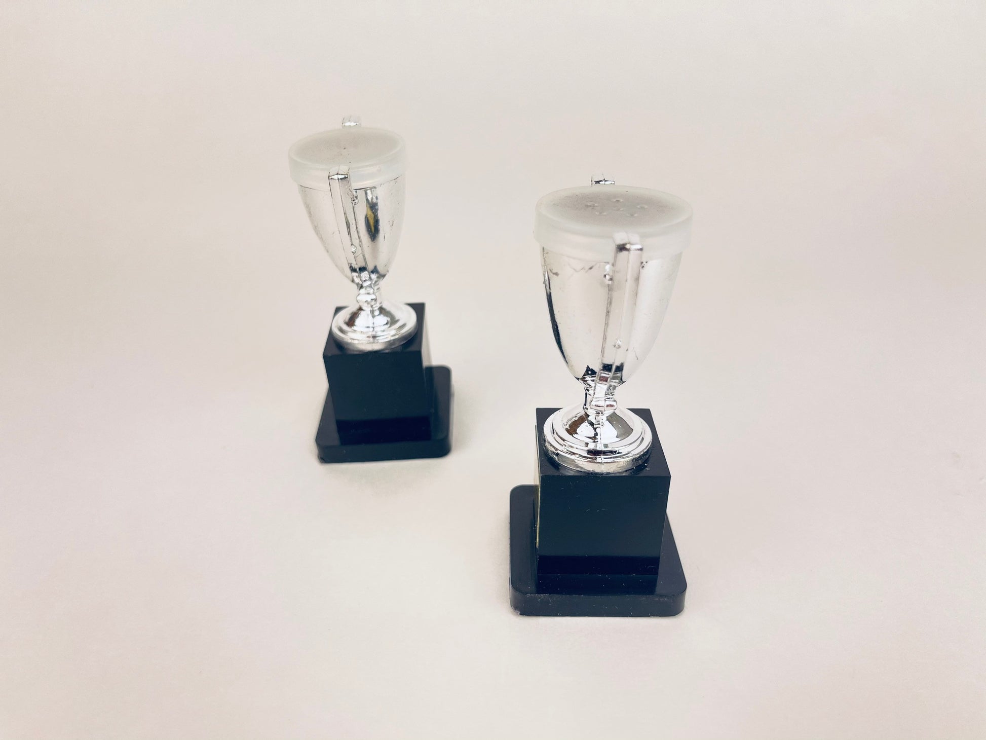 Product image for 'vintage world s greatest trophy salt pepper shakers nos hong kong dime store charm' (view f2f9a5)