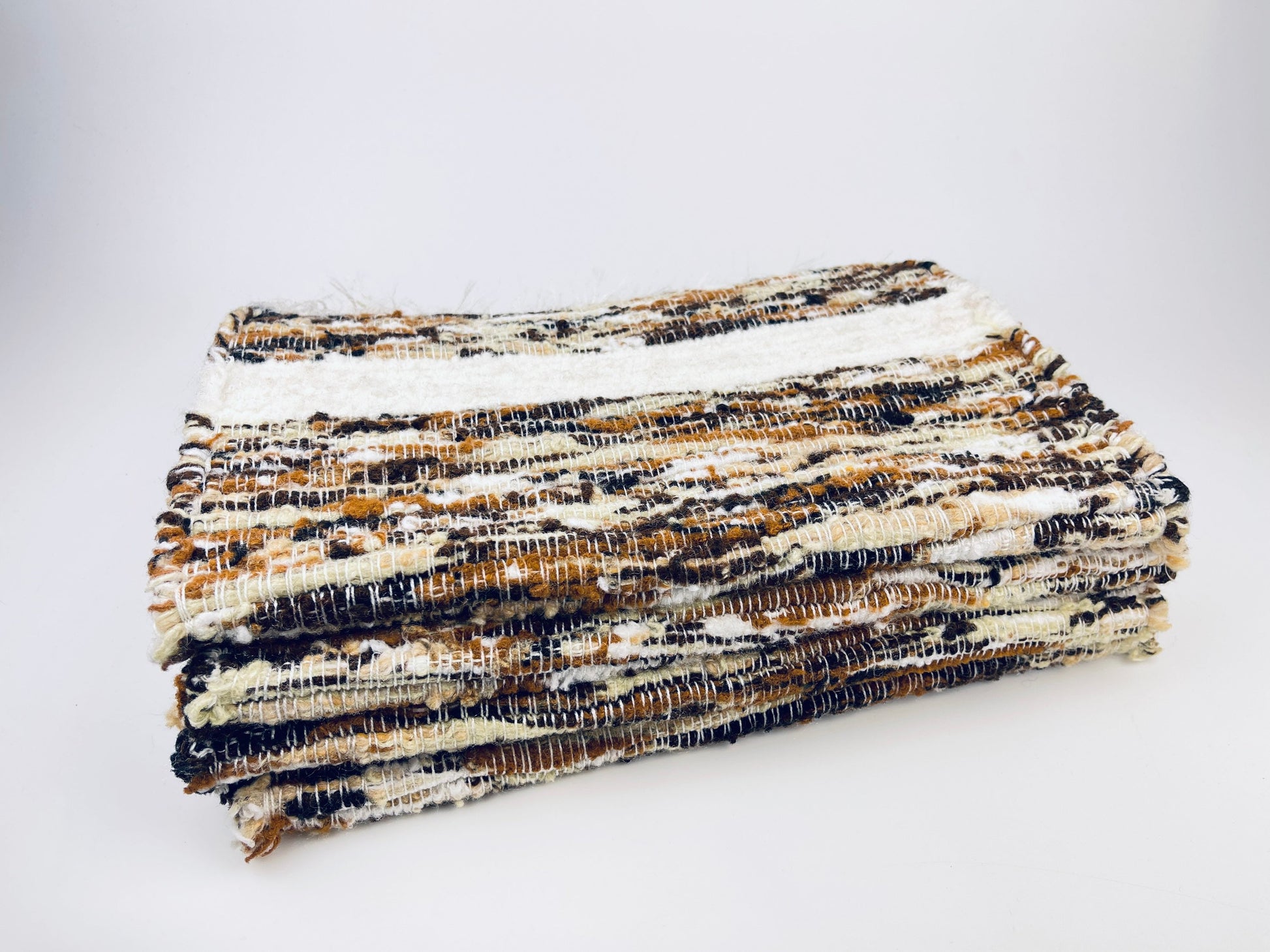 Product image for 'vintage brown white fringe style place mats set of four 4' (view 3d8ce9)