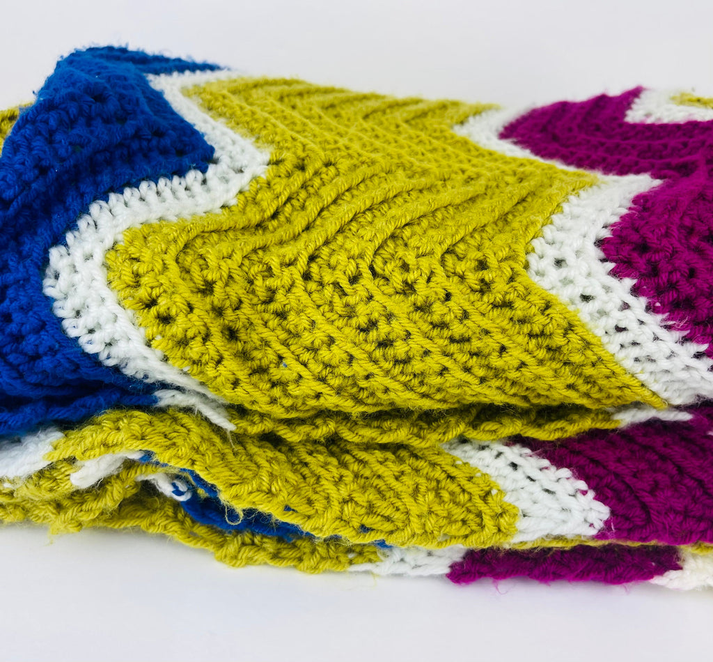 Product image for 'vintage handmade granny square afghan with scalloped edge cozy retro charm' (view 1f296f)