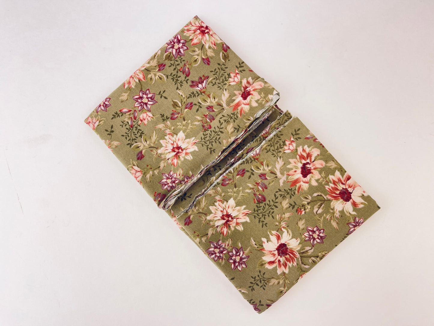 Product image for 'vintage green floral fabric 18 x 41 two 2 fat quarters' (view a0fa8f)