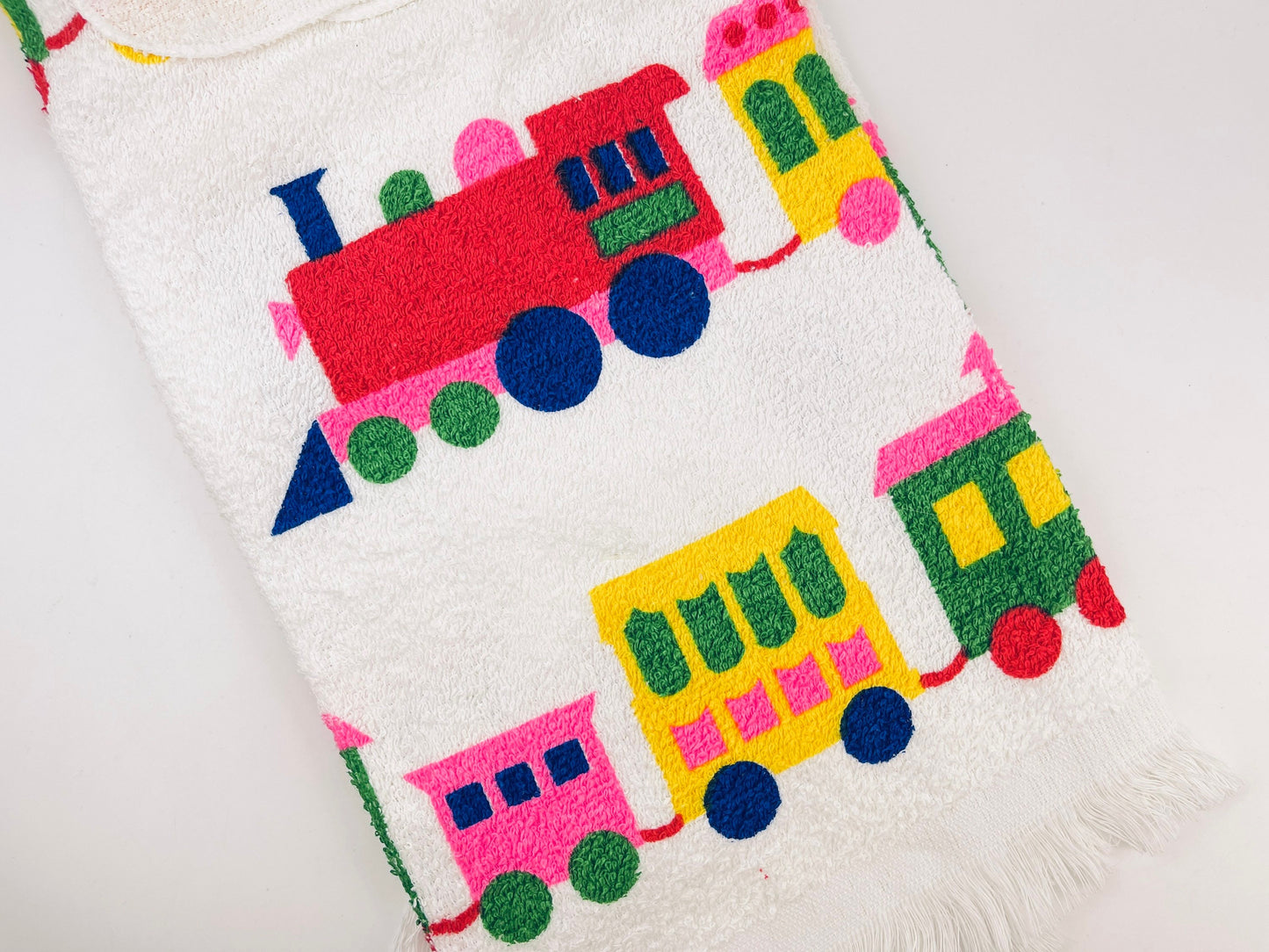 Product image for 'vintage train pattern cannon bath face fringe towel set set of two 2 made in usa new old stock nos' (view d86fe3)