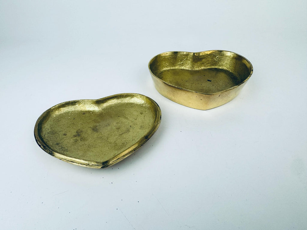 Product image for 'vintage solid brass heart ring trinket dish made in korea' (view 6ef182)