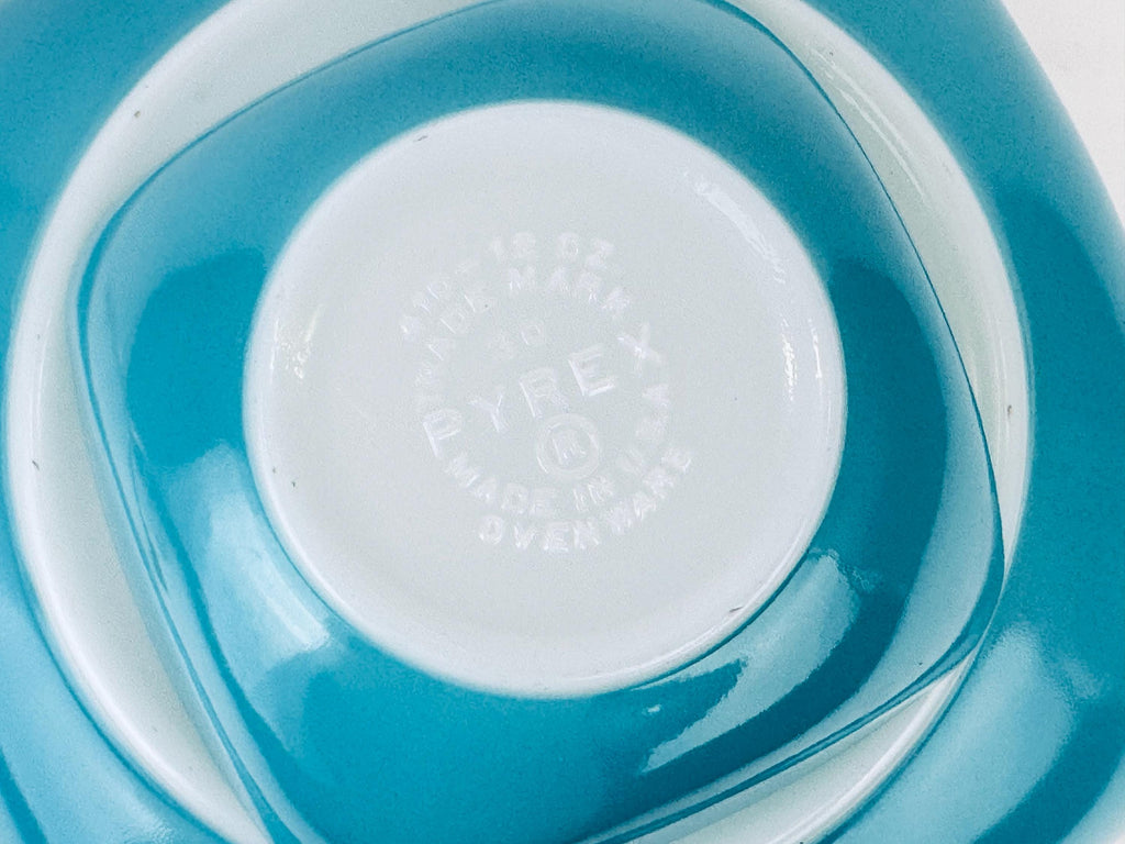 Product image for 'vintage rare pyrex chip n dip turquoise square glass bowl set made in usa promotional hostess collaboration 1959' (view 651178)